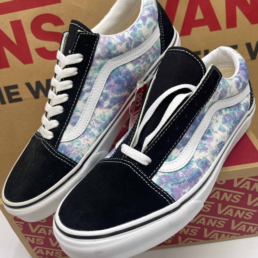 Vans Men’s Old Skool
(Englshlvndrtiedye)Blkprp English Lavender Tie-Dye Sneakers - Picture 7 of 16